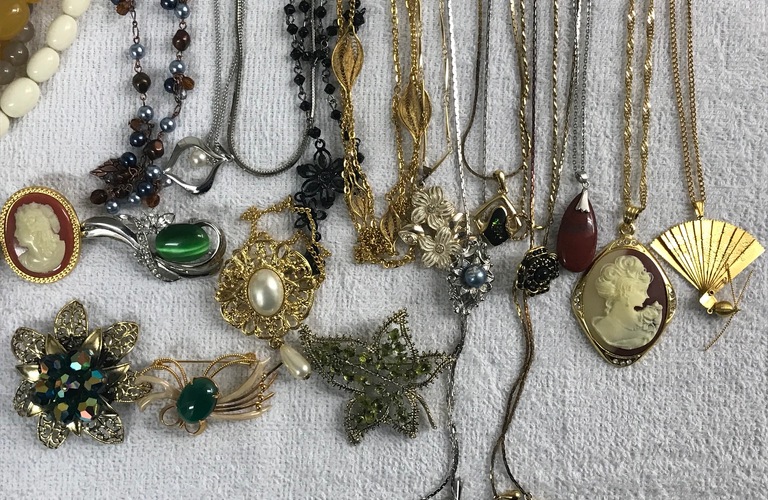 輝きを現金に！ジュエリーから不要品まで高価買取