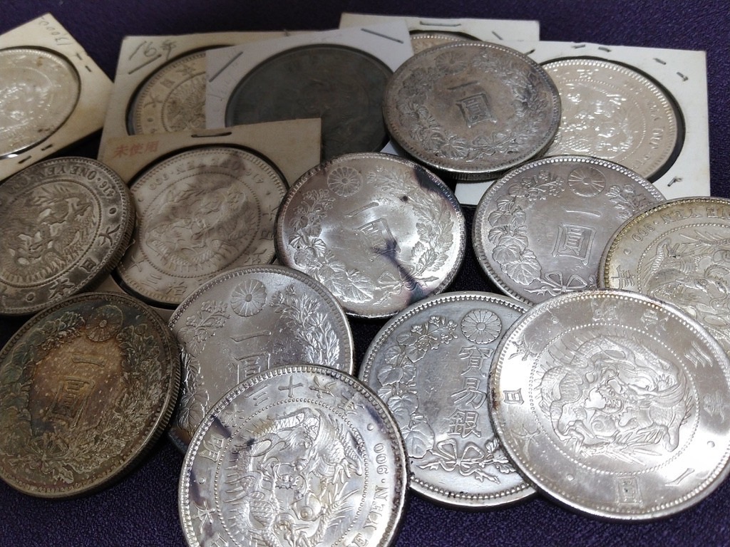 お宝を探すなら当店へ！銀貨やネックレス、限定品まで高価買取